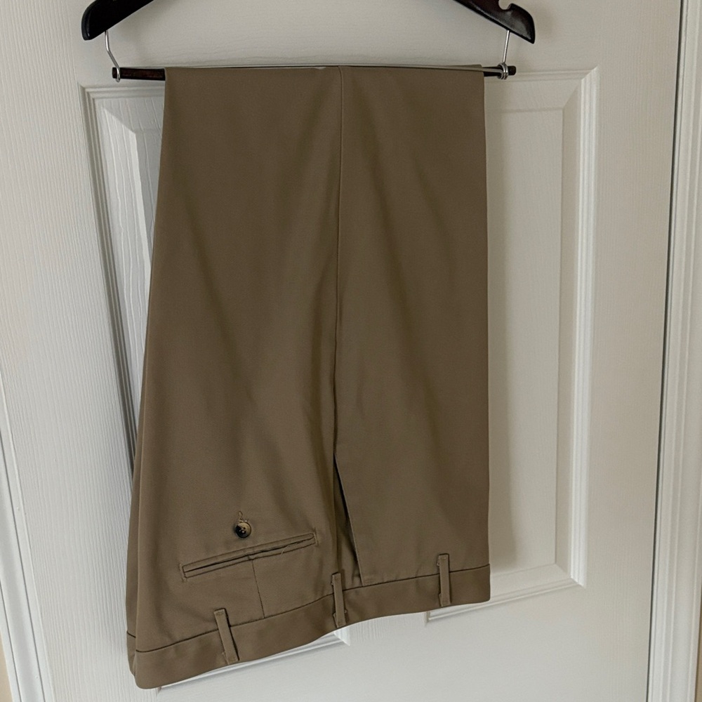 Classic Men's Khaki Chinos waist 40